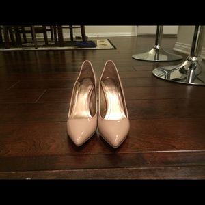 Nude BCBGengeration 3" pumps