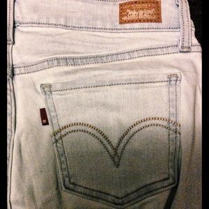 NEVER worn Levi Jeans!