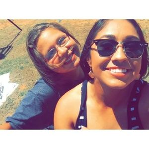 Meet your Posher, Elva