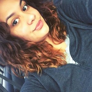 Meet your Posher, Yanitza