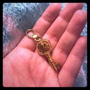 Juicy charm - KEY