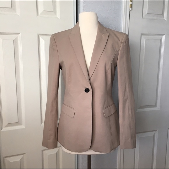 BURBERRY
Suit Jacket Taupe