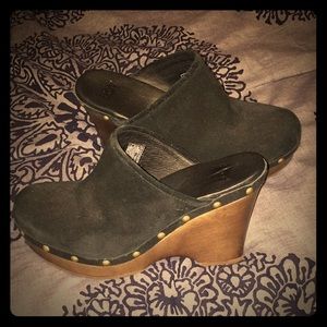 Black UGG clogs
