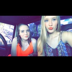 Meet your Posher, Whitli