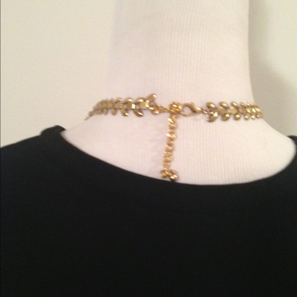 SOLD IN BUNDLE Bird Accent Statement Necklace - Picture 3 of 3