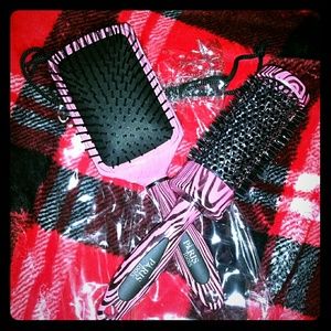 ** 2 New Hair Brushes**