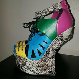 Multicolor heel less shoes