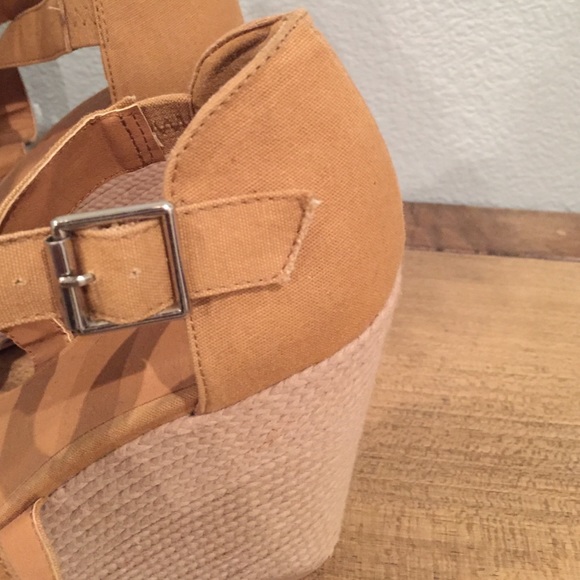 Black Poppy Strappy Tan rope detailed Wedges - Picture 2 of 3