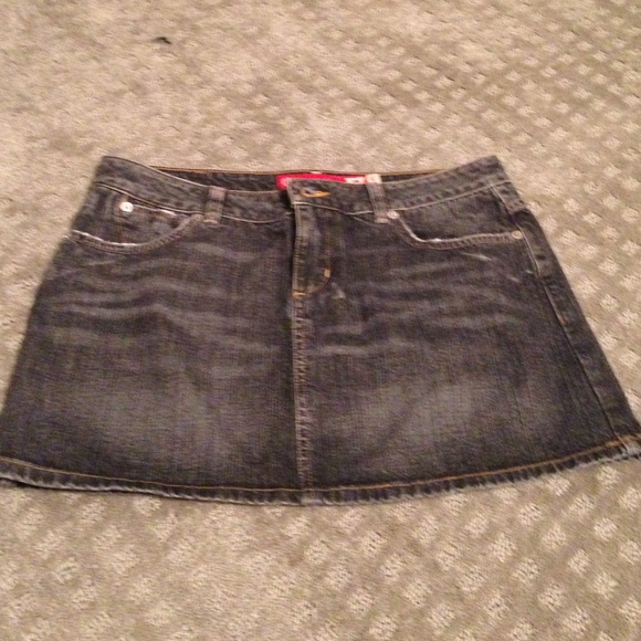Guess distressed jean skirt
