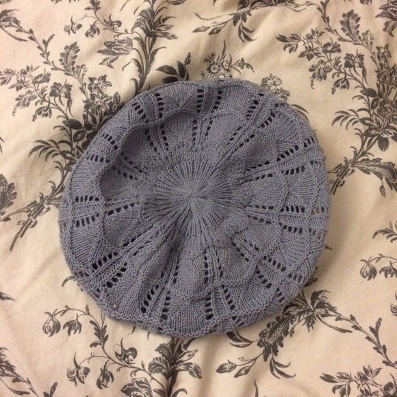 ⚜Thin gray beret