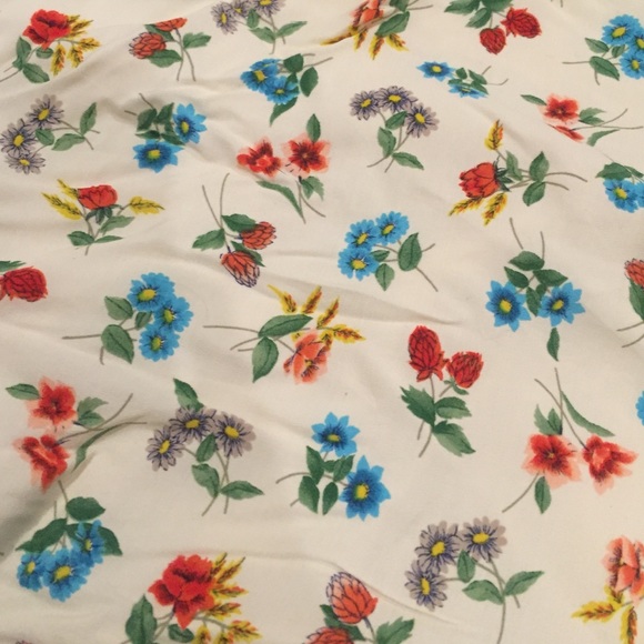 ❌SOLD❌ ✨ 3x HP • Vintage White Floral Mini Skirt • - Picture 2 of 3