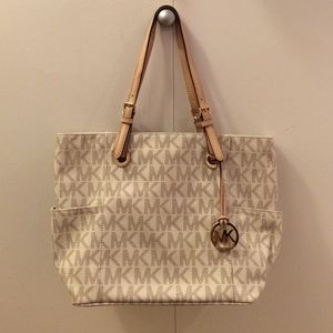 Authentic Michael Kors Vanilla purse