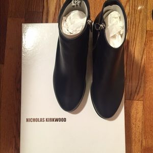 Dark blue Nicholas Kirkwood boots never worn Dark blue Nicholas Kirkwood boots never worn