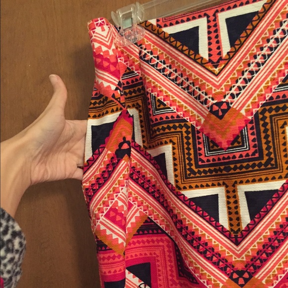 Tribal patterned skirt with pockets - Picture 2 of 4