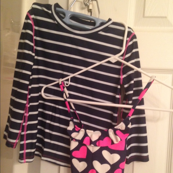 Girl's swimsuit