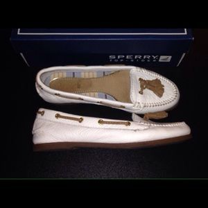 White sperrys