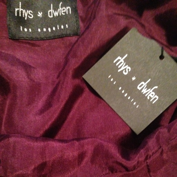 ❌SOLD IN BUNDLE❌Silky Backless Plum Tulip Dress - Picture 4 of 4