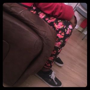 Flowered leggings.