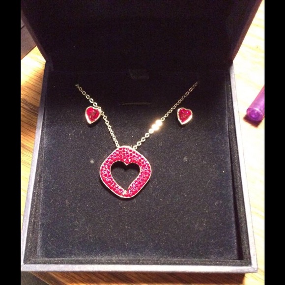 Swarovski necklace and earrings !!!!