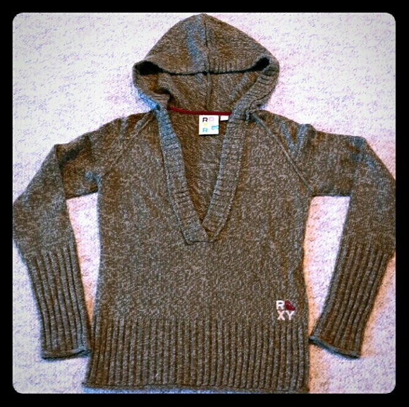 ROXY Sweaters - $$SALE$$ ROXY V-Neck Hooded Sweater