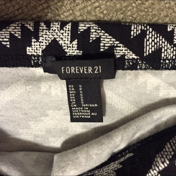 ❌ SOLD - NWOT Forever21 Tribal Print Bodycon Skirt - Picture 3 of 4