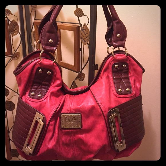 Dolce & Gabbana Handbags - Pretty red Dolce & Gabbana purse.