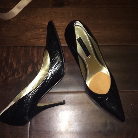 Shoes - Picture 2 of 2