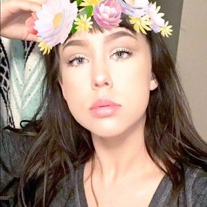 Meet your Posher, Ellenie