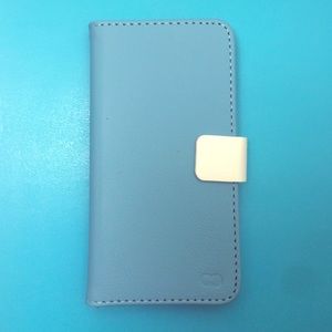 Blue and White Case Crown iPhone 5/ 5s Case.