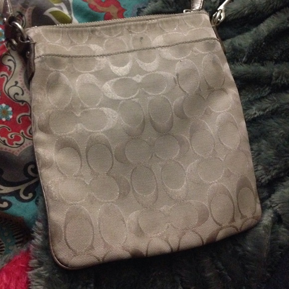 coach purse - Picture 2 of 4