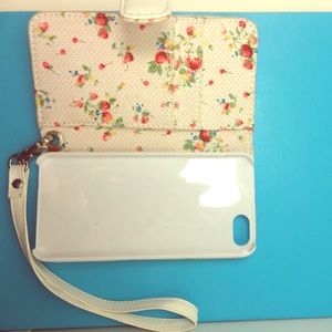 White Floral iPhone 5/ 5s Case with Cover