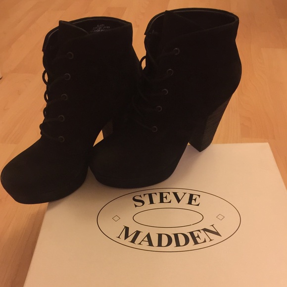 Steve Madden Raspy Laced Bootie