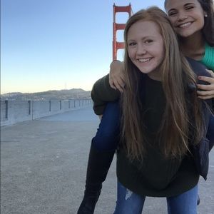 Meet your Posher, Emily