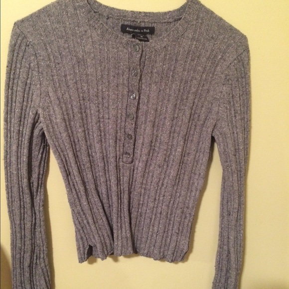 Abercrombie & Fitch gray sweater