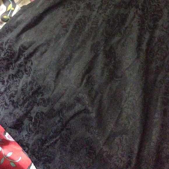 black dress - Picture 2 of 3