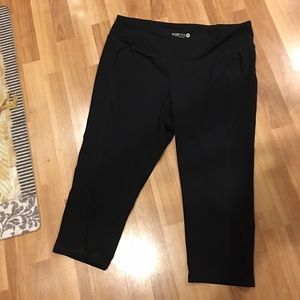 Active fitness Capri style bottoms