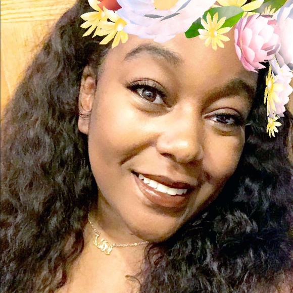 Meet your 5⭐️⭐️⭐️⭐️⭐️ rated Posher, Angie - Picture 3 of 8