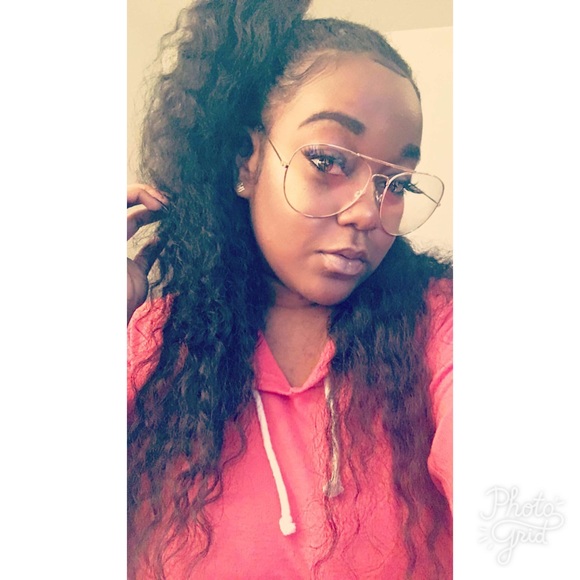 Meet your 5⭐️⭐️⭐️⭐️⭐️ rated Posher, Angie - Picture 6 of 8