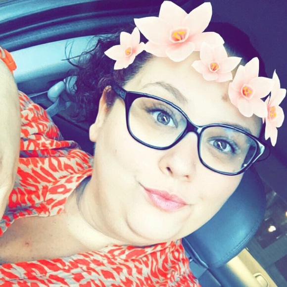 Posh Ambassador- Shop with Confidence! - Picture 2 of 8