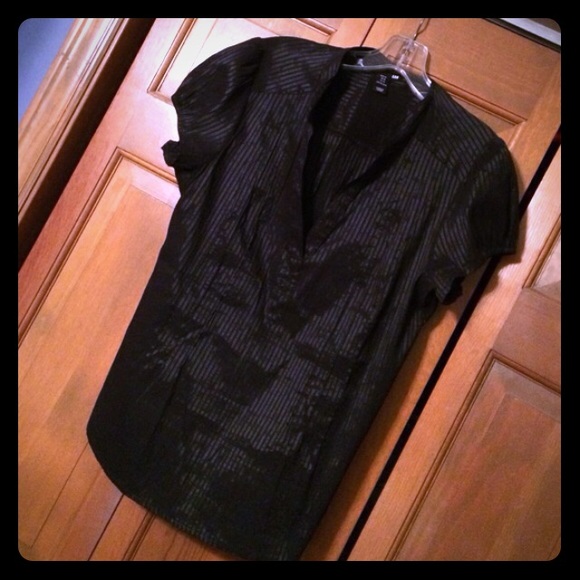H&M💙Black Button down blouse, like new, size 16