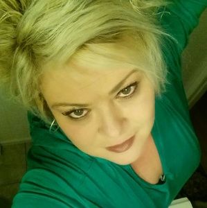 Meet your Posher, Casey