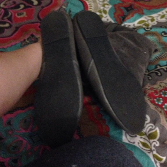 grey boots - Picture 3 of 3