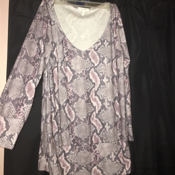 Super Soft,quarter sleeve, Snack print Top,NEW