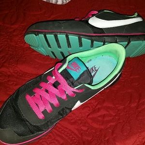 Womans Nike Victoria athletic shoes
