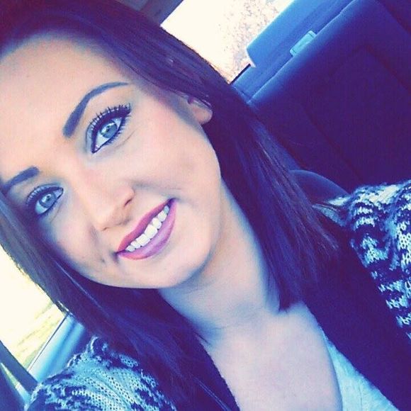 Meet your Posher, Lydia