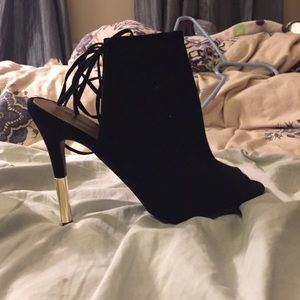BLACK SUEDE LACE UP HEELS SZ 8
