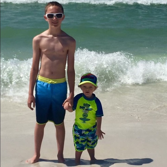 Meet your Posher, Amber - Picture 2 of 2