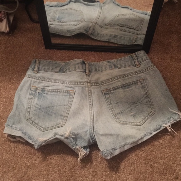 Shorts - Picture 2 of 3