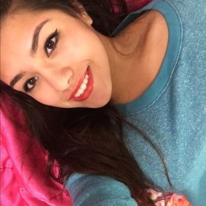 Meet your Posher, Andrea