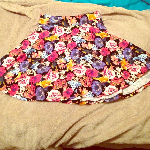 Floral print skirt